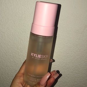 Kylie Skin Foaming Face Wash